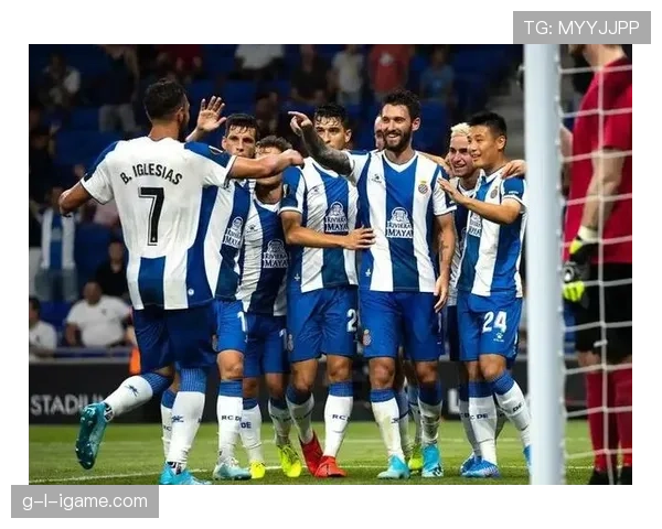 西甲新赛季大名单出炉，明星球员齐聚状态回暖彰显球队实力