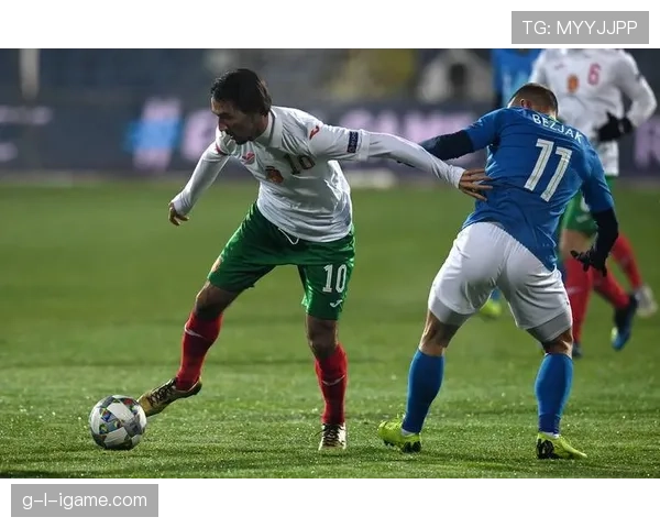 斯洛伐克铁卫什克里尼亚尔防守稳健，助球队稳步迈向欧洲杯资格