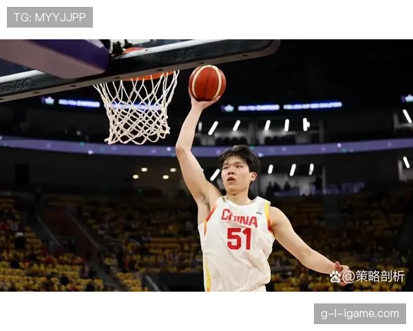 杨瀚森内线高效挡拆拉开空间 助力球队篮下控制力提升